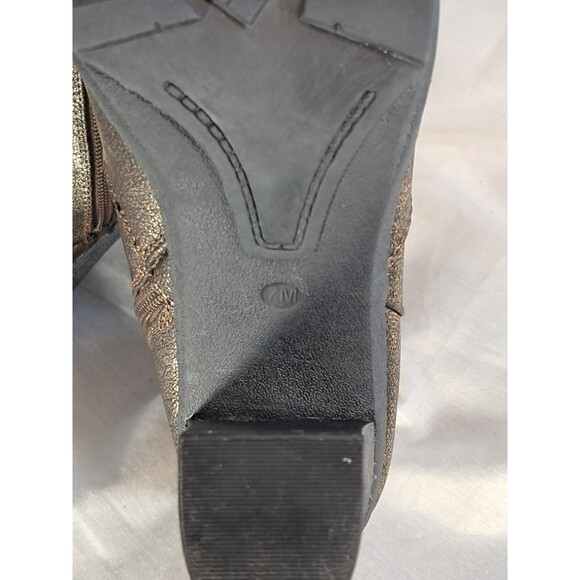 GUESS GGGreedy Women’s 7M Ankle Booties Block Heel Gold Metallic Chain - Picture 12 of 13